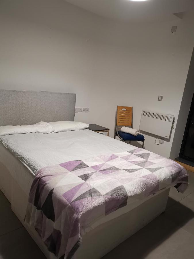 Jadwin Beautiful Room Share Toilet 2 People 런던 외부 사진
